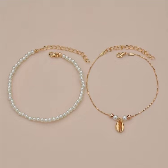 Dainty Faux Pearl Gold Toned Shell Anklet Set - Picture 4 of 5
